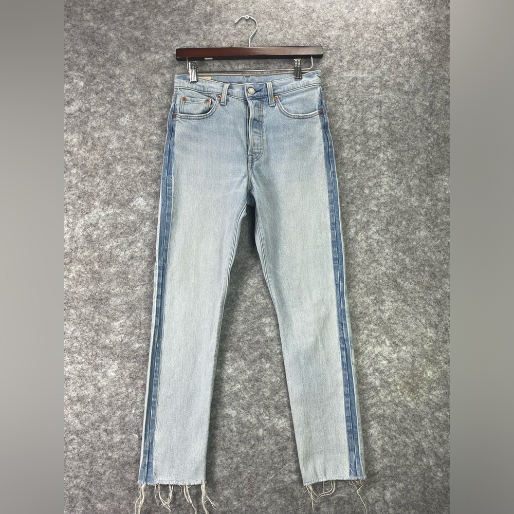 Levi’s 501 Women’s Jeans Size W25 L28 Light Wash Frayed Hem Button Fly Mid Rise